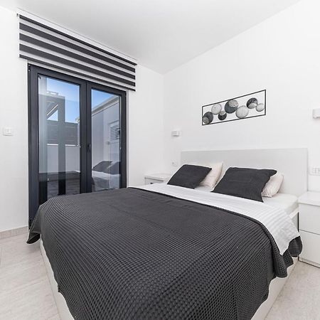 Luxury Apartment Pia With Swimming Pool And Grill Trogir Luaran gambar