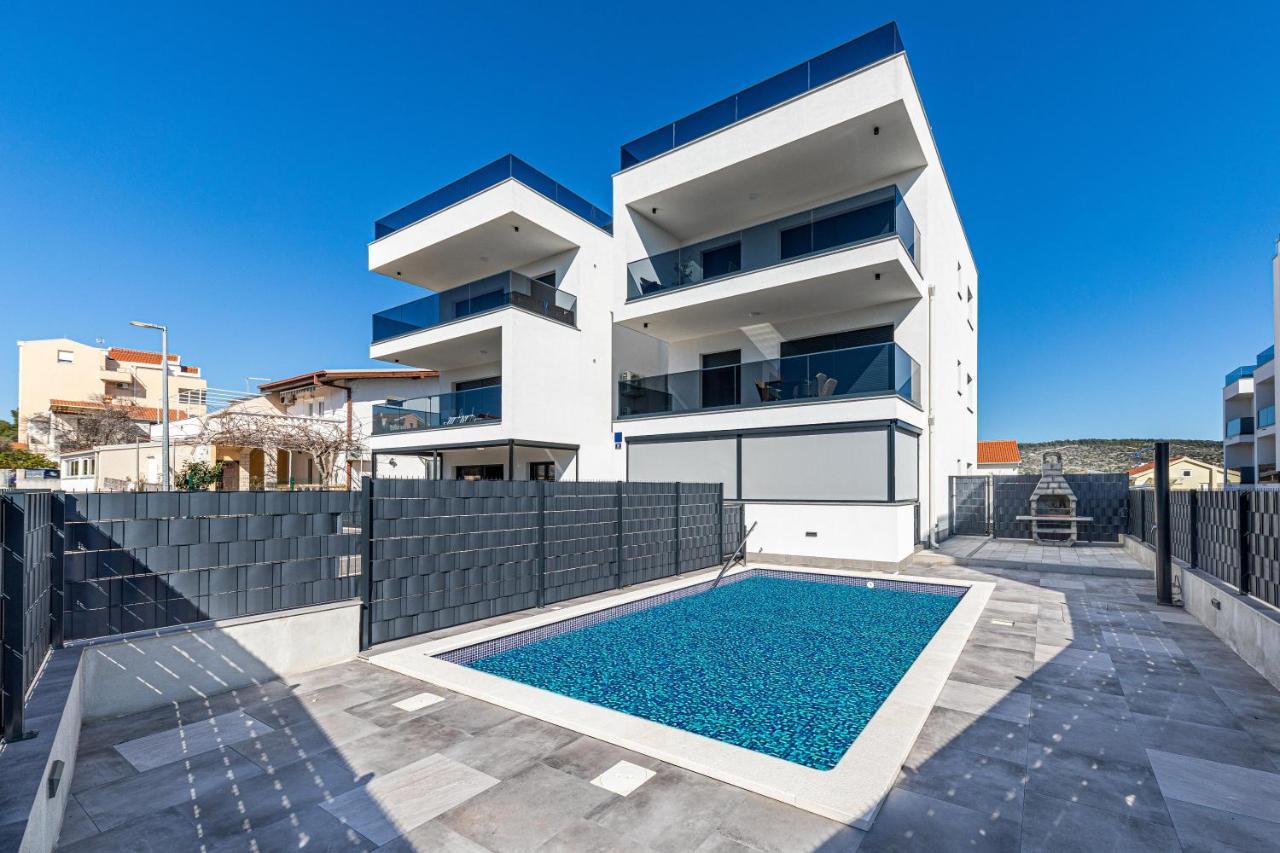 Luxury Apartment Pia With Swimming Pool And Grill Trogir Luaran gambar