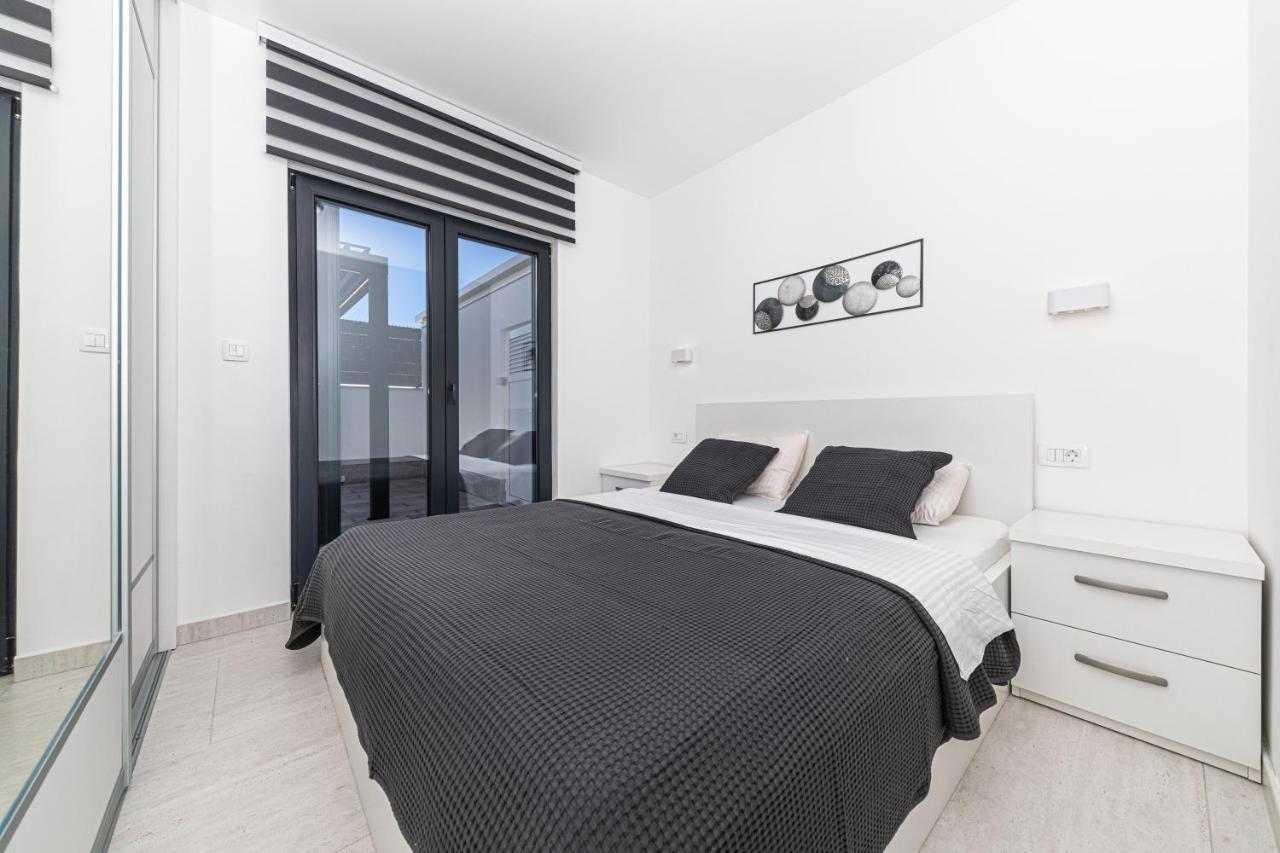Luxury Apartment Pia With Swimming Pool And Grill Trogir Luaran gambar