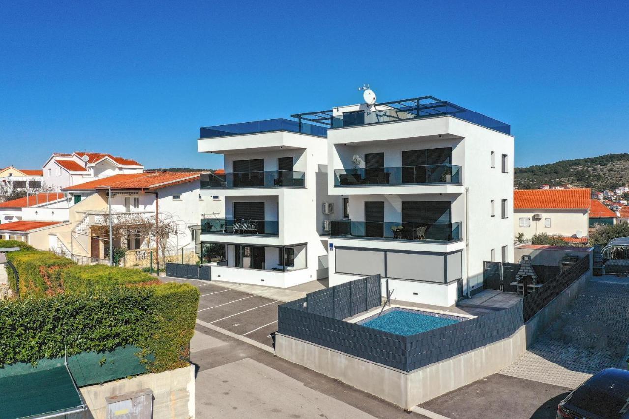 Luxury Apartment Pia With Swimming Pool And Grill Trogir Luaran gambar